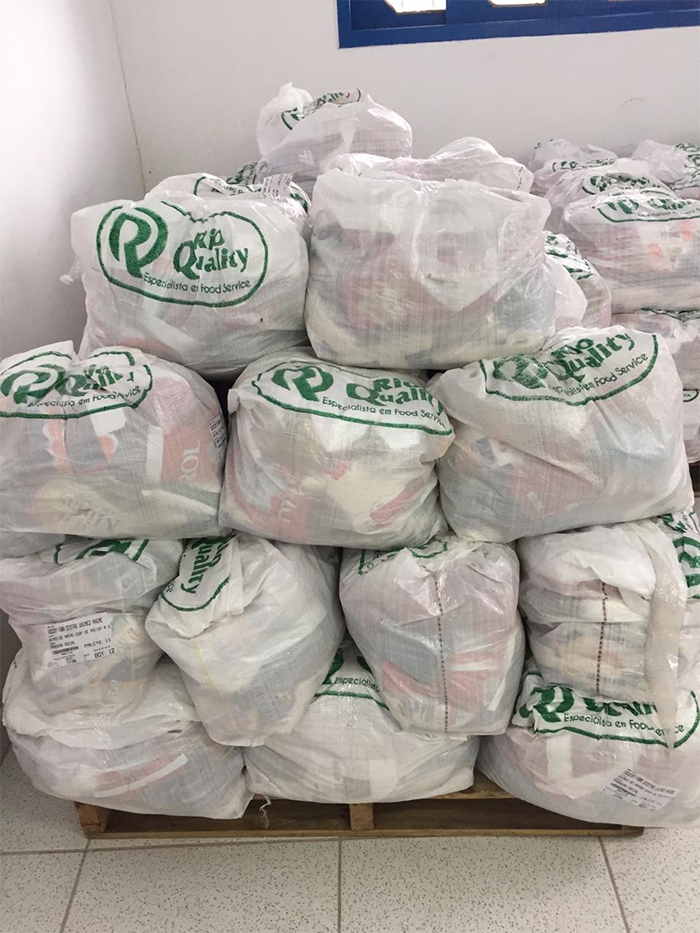 Costa do Sol doa cestas básicas para instituições de apoio a pessoas com vulnerabilidade social