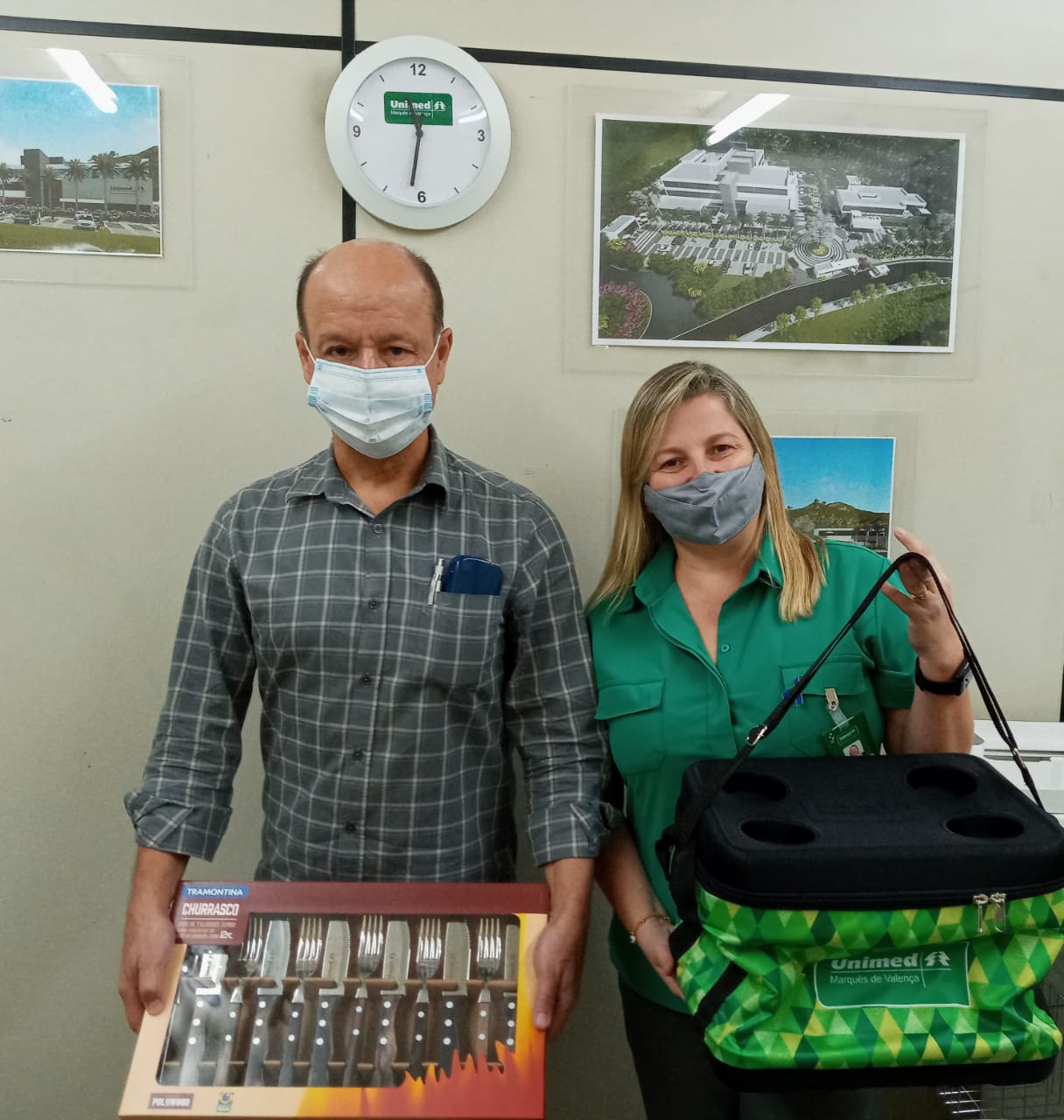 Cooperados e secretárias são homenageados