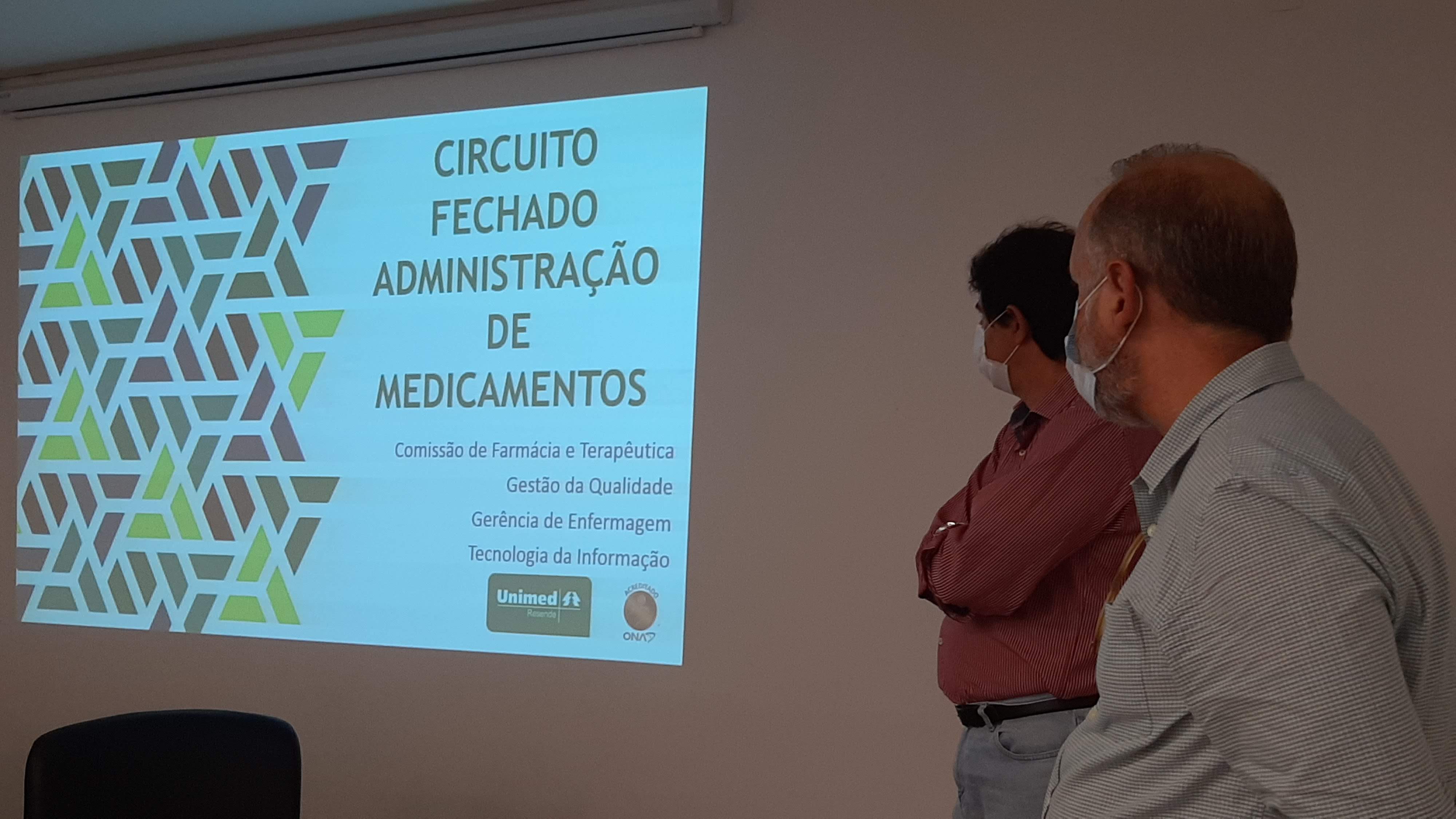 Hospital implanta sistema de checagem beira leito