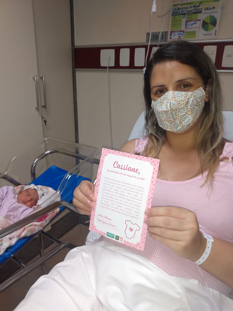 Colaboradora recebe homenagem pela chegada de seu bebê