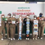 Alunos fazem homenagem aos profissionais de saúde do hospital