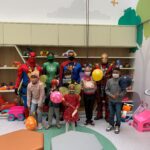 Super-heróis surpreendem pacientes no Hospital Unimed Volta Redonda