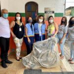 Doação de cadeiras de rodas com Campanha Eu Ajudo na Lata