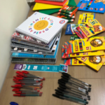 Arrecadados materiais escolares para a ONG Conectando Sorrisos