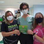 Colaboradores de Petrópolis recebem presentes em comemoração ao seu tempo na cooperativa