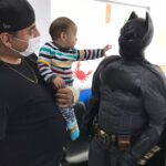 Pediatria ganha ambientação marinha e visita de super-heróis