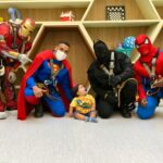 Super-heróis surpreendem os pacientes de hospital
