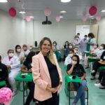 Campanha do Outubro Rosa realiza palestras e exposição de trabalhos manuais