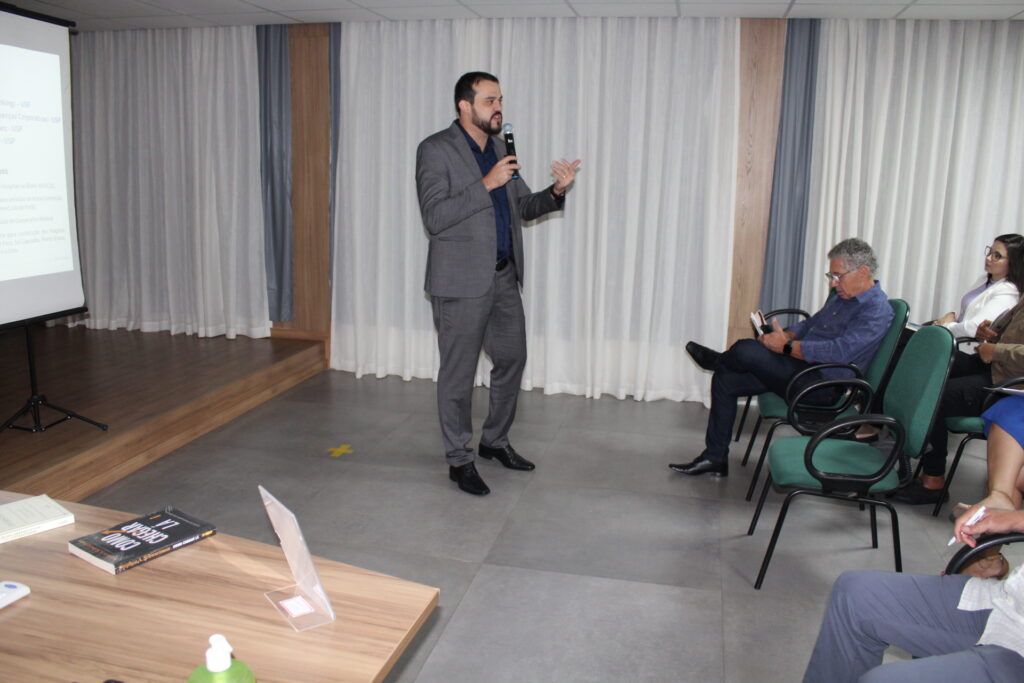 Evento sobre cenário econômico é realizado por Singular e parceiros