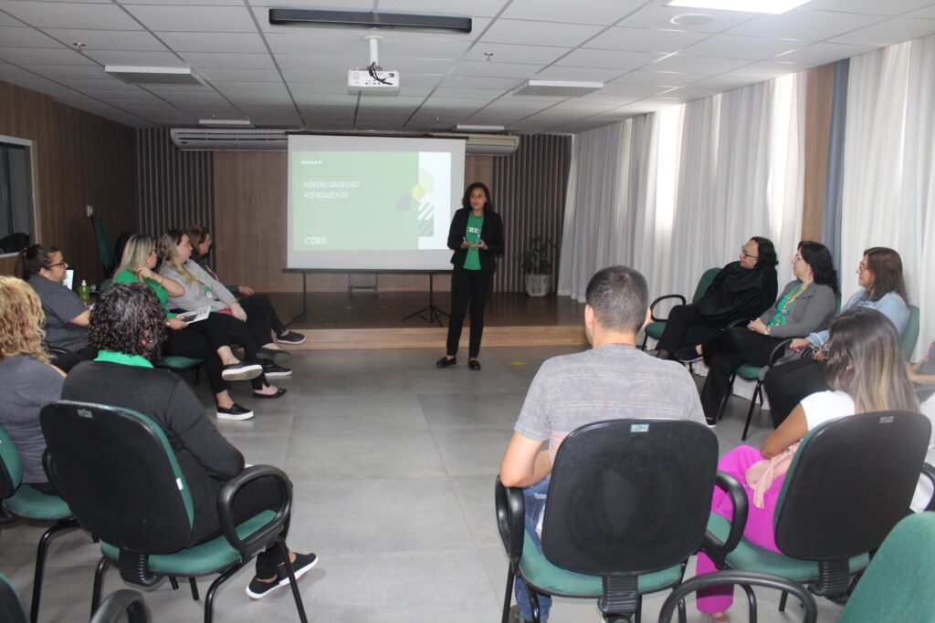 Treinamento sobre ‘Adversidades no Atendimento’ é feito para auxiliar profissionais no dia a dia