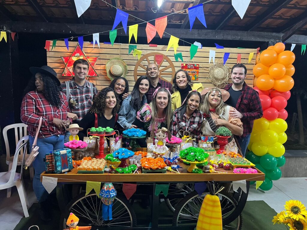 Singular promove festa junina e reúne colaboradores em confraternização
