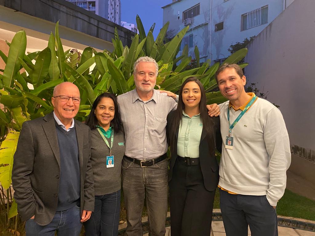 Celebração de 28 anos com confraternização entre os colaboradores