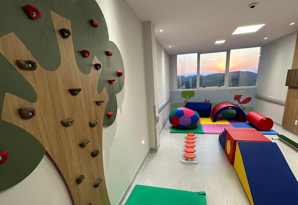 Inauguração da primeira clínica especializada no atendimento a pacientes autistas