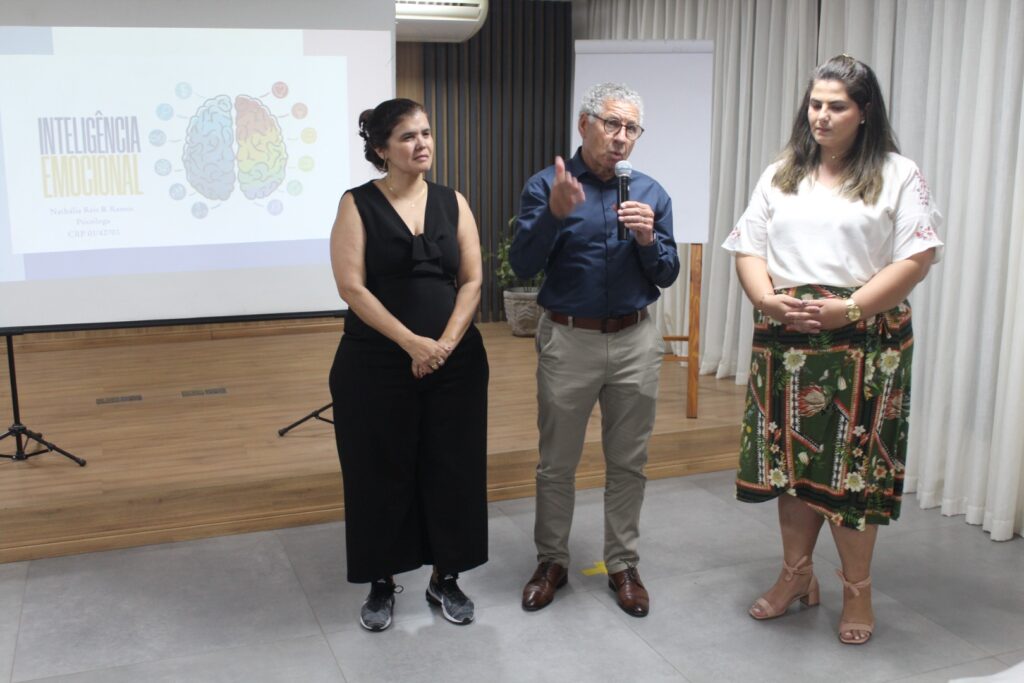 Unimed promove palestra em Comemoração ao Dia da Secretária