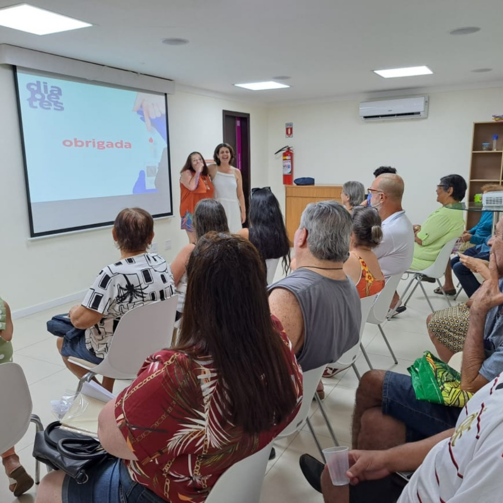 Singular realiza palestra em alusão ao Dia Mundial de Combate a Diabetes
