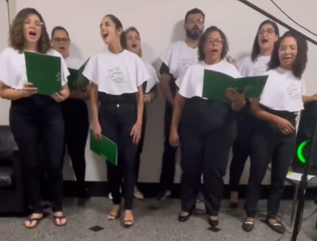 Coral de Natal é formado na Singular