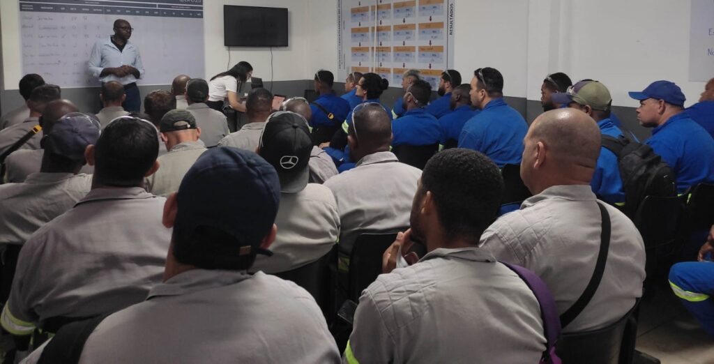 Programa Viver Bem realiza palestras sobre saúde mental para empresa parceira