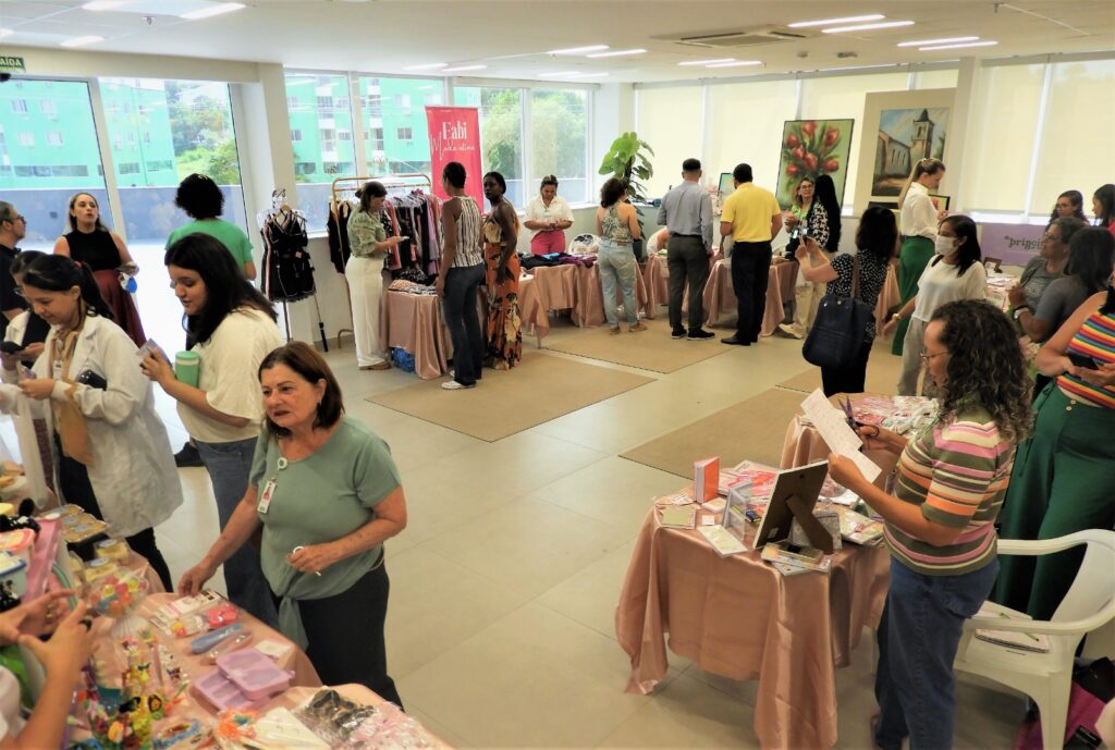I Feira de Empreendedorismo Feminino marca a Semana da Mulher na cooperativa