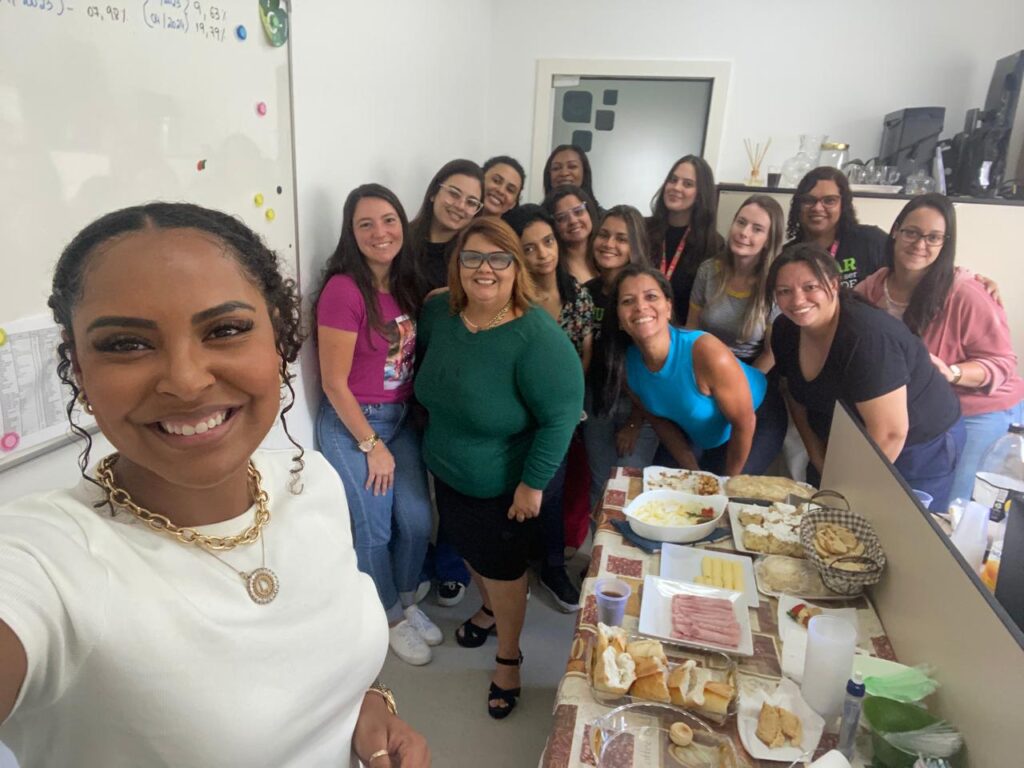 Colaboradoras organizam café da manhã no Dia Internacional da Mulher