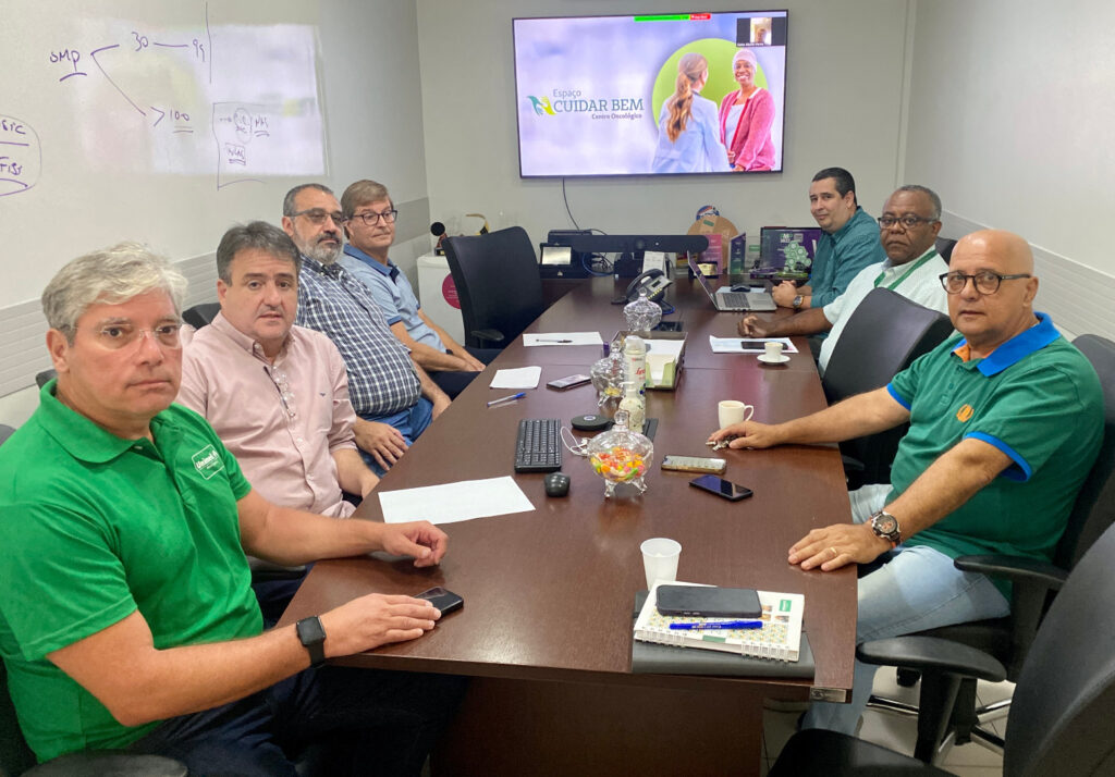 Diretores e cooperados especialistas definem diretrizes para o Centro Oncológico