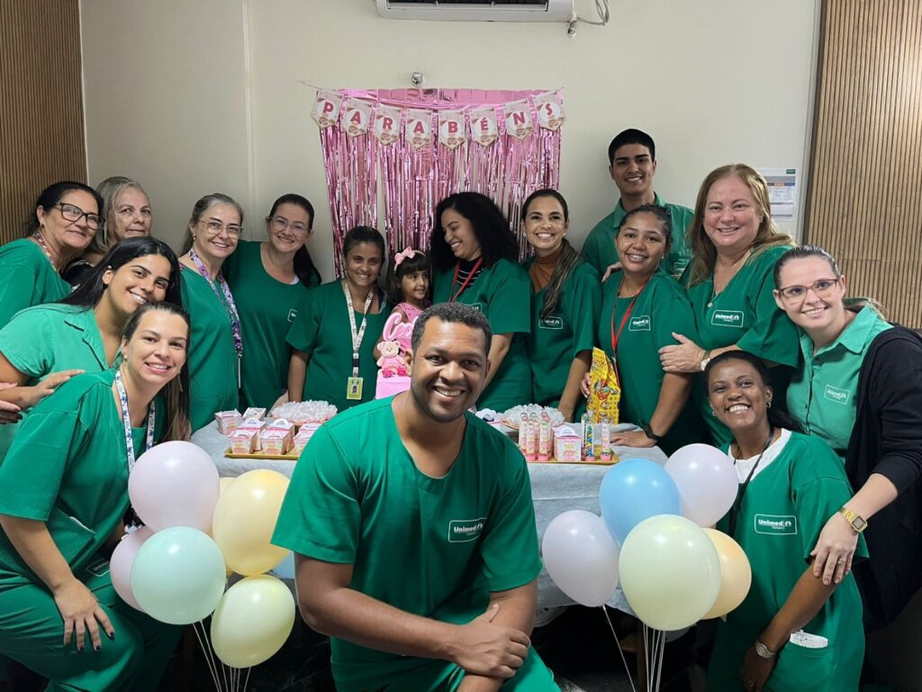 Comemoração de aniversário no Centro de Especialidades Sete Capitães