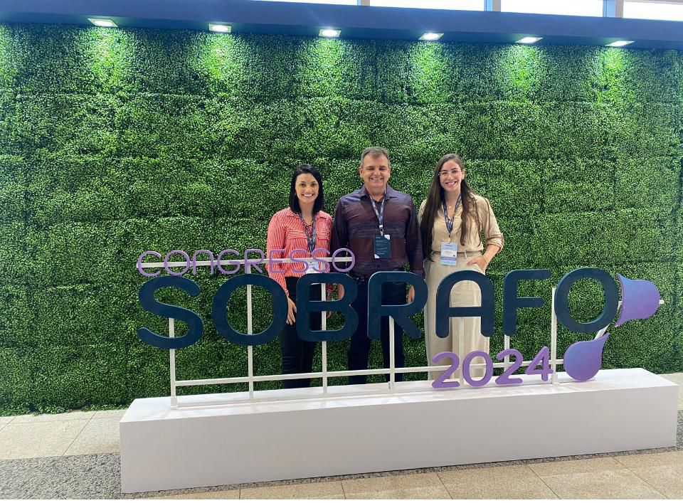 Colaboradores representam cooperativa no maior congresso de farmácia oncológica da América Latina