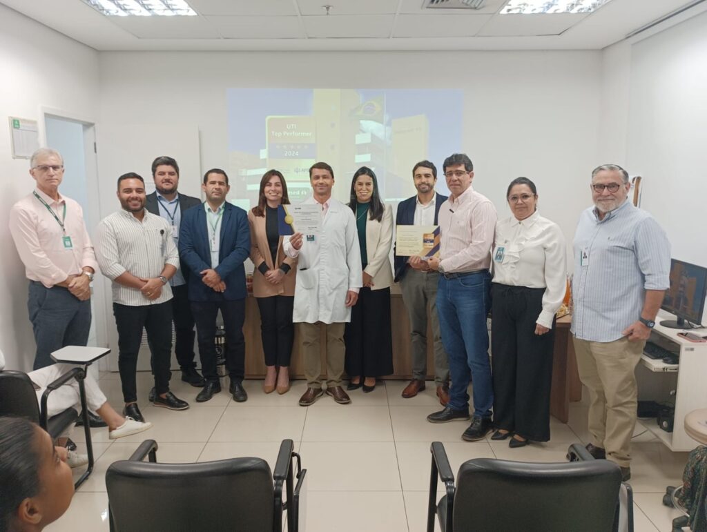 Hospital recebe selo UTI Top Performer