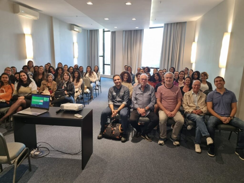 Singular promove capacitação para secretárias