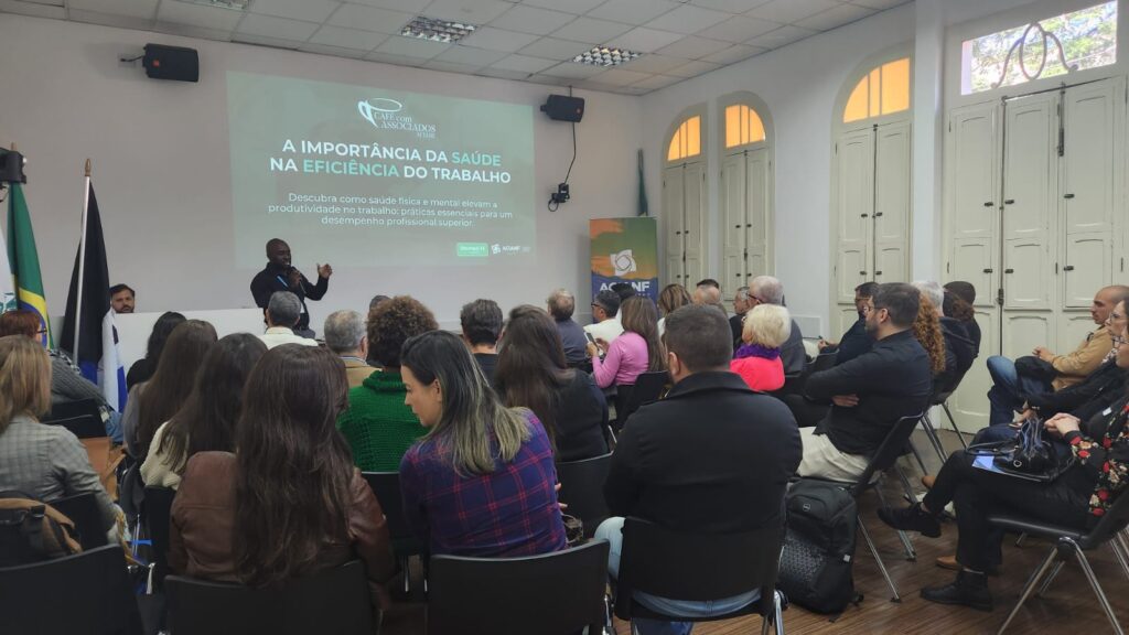 Singular participa do Café Com Associados e promove saúde no trabalho
