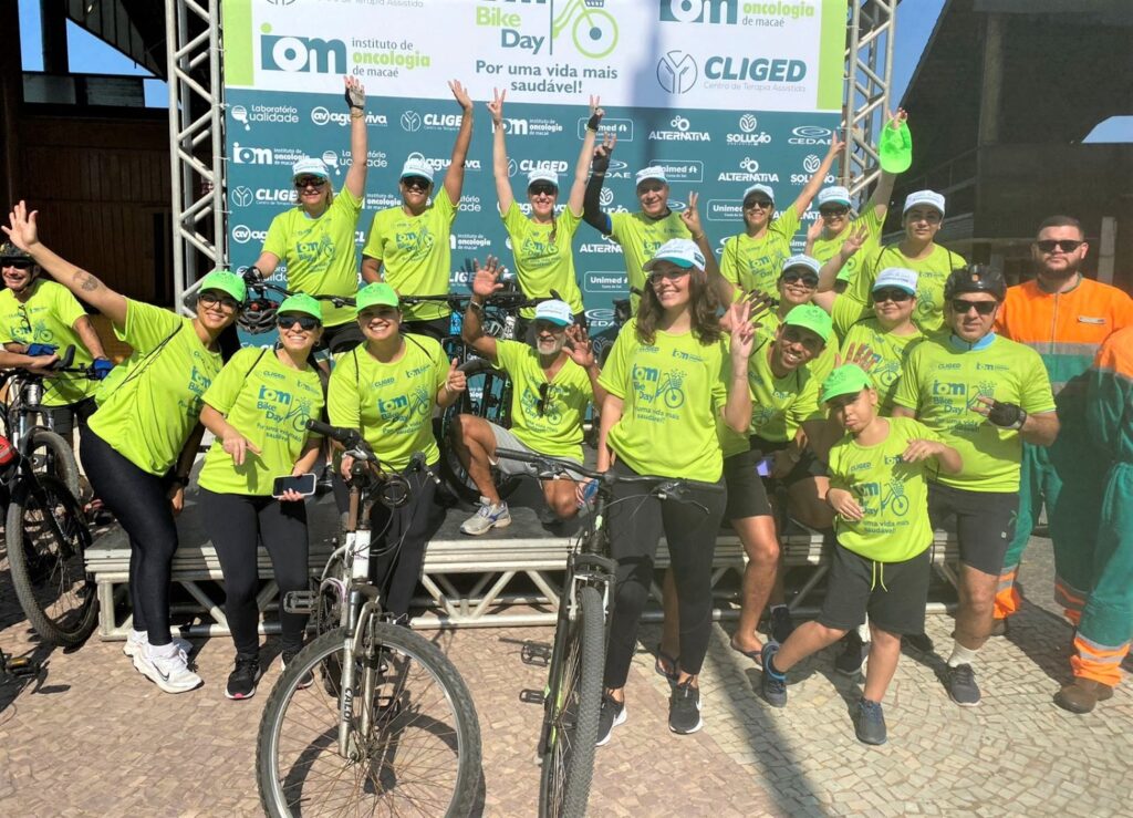 Colaboradores participam de passeio ciclístico