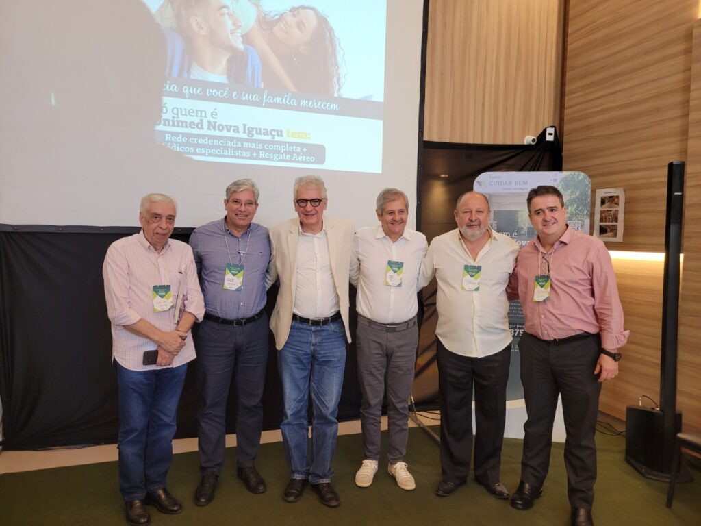 Diretores recebem empresários no Café Business