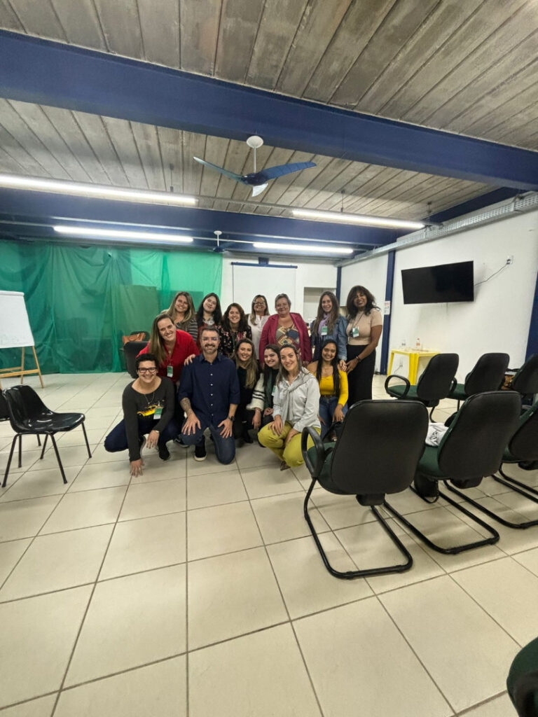 Colaboradores recebem treinamento com as chaves de excelência Disney