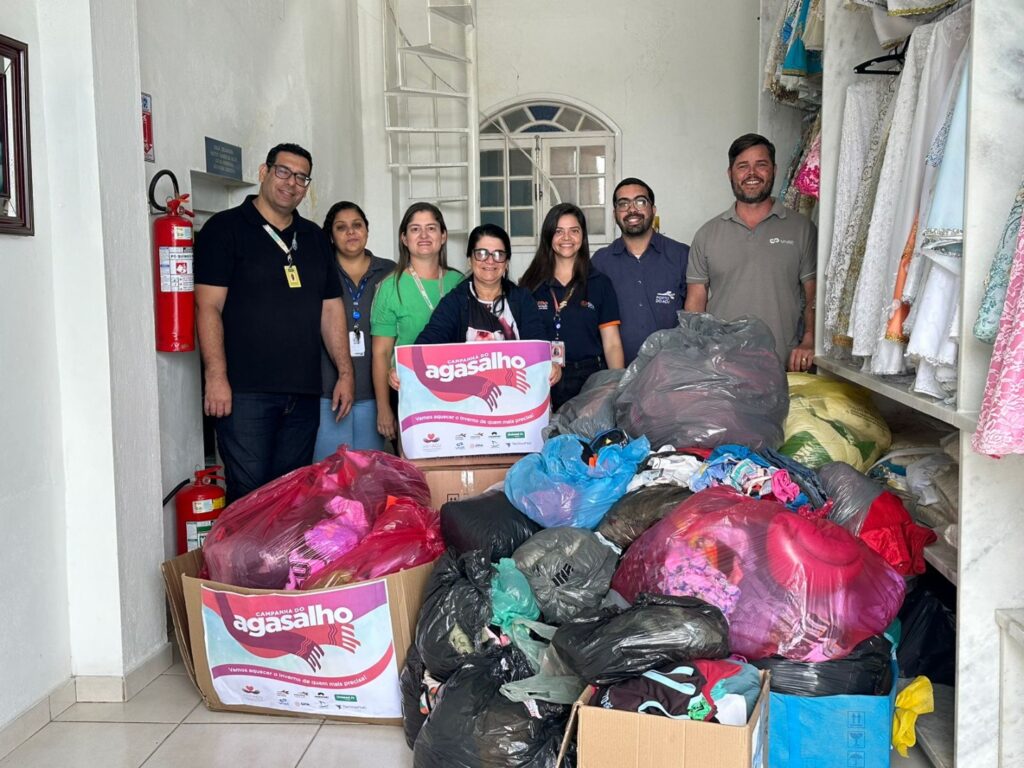 O calor da solidaridade: Cooperativa promove Campanha do Agasalho