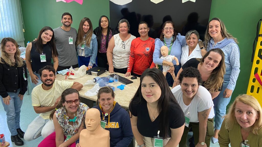 Time recebe treinamento de primeiros socorros