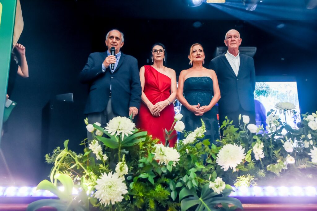 Médicos cooperados e credenciados são homenageados em noite especial
