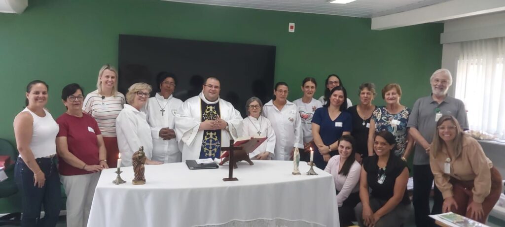 Missa leva mensagem de fé e esperança a unidade hospitalar
