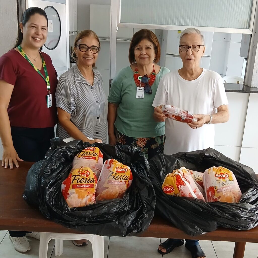 Doação de alimentos são realizados em entidades da região