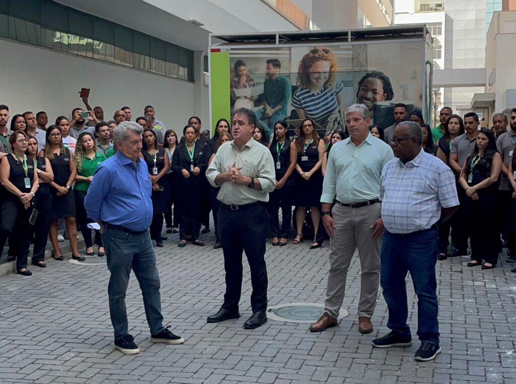 Diretores e colaboradores celebram importante conquista