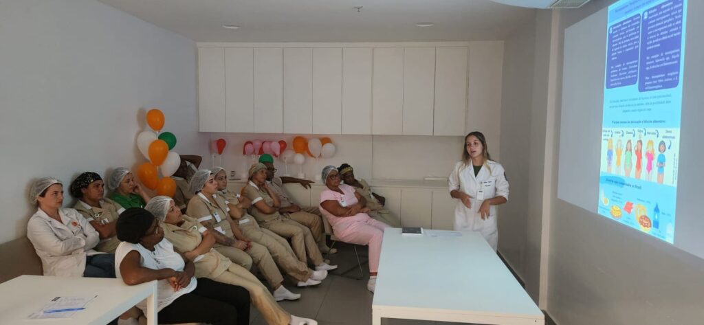 Equipe de Nutrição realiza treinamento sobre doenças transmitidas por alimentos
