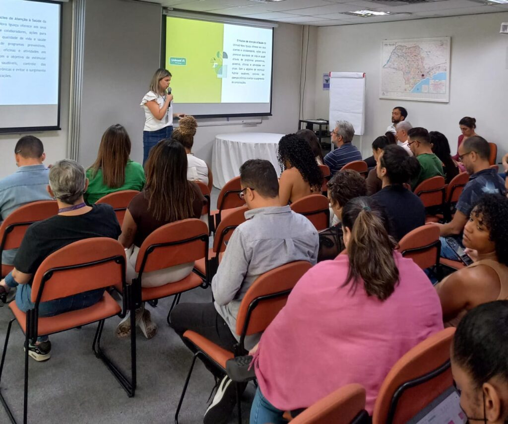 Equipe multiprofissional promove palestras na Embelleze