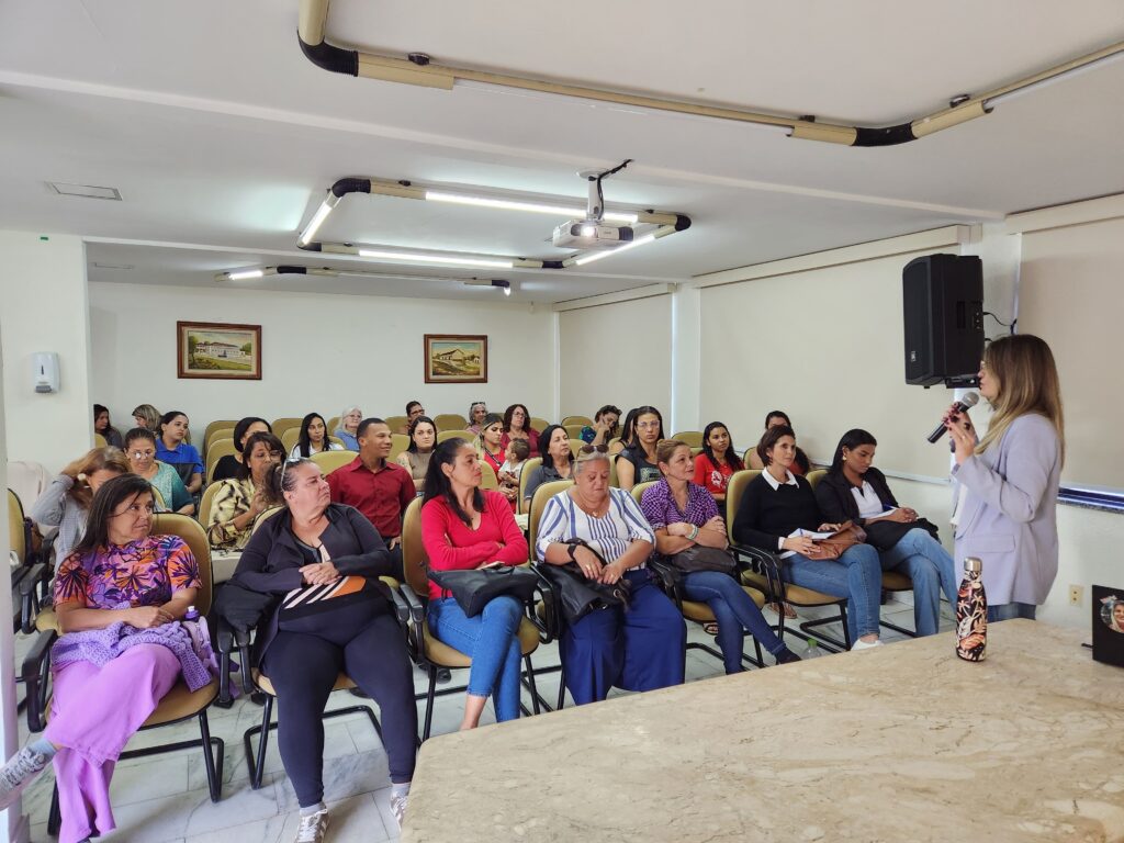 Palestra sobre atendimento ao cliente inspira empreendedores