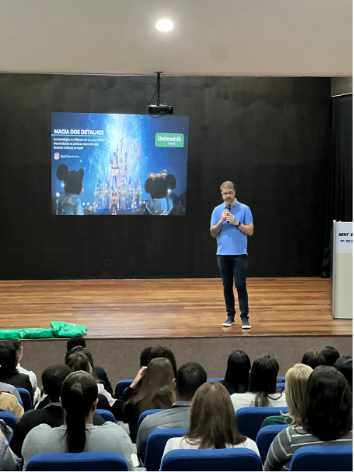 Colaboradores participam da palestra ‘Magia dos Detalhes’