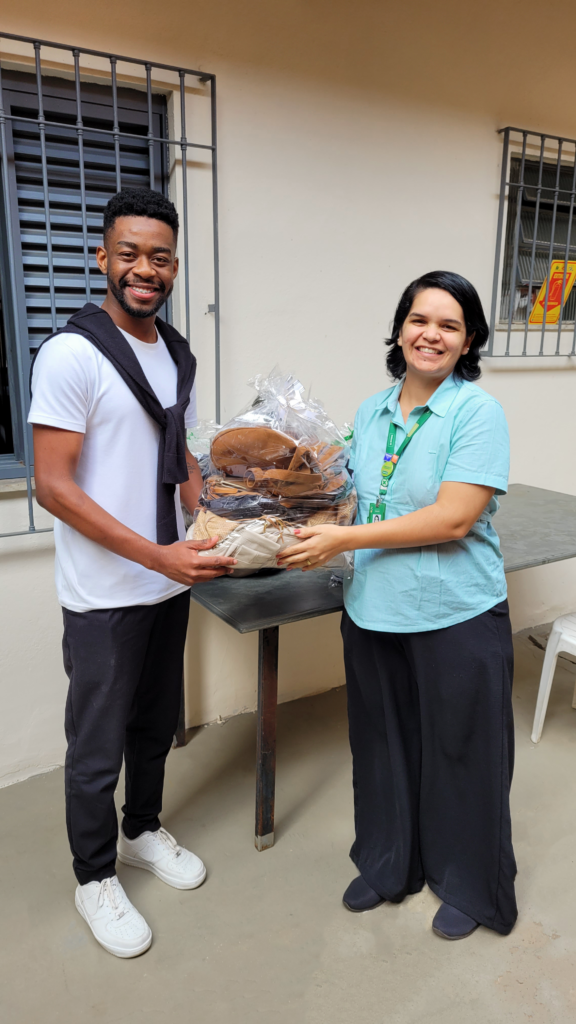 Entidades de Itaperuna recebem agasalhos arrecadados em campanha