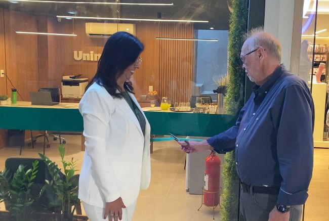 Operadora inaugura nova loja de vendas no Shopping Olga Sola