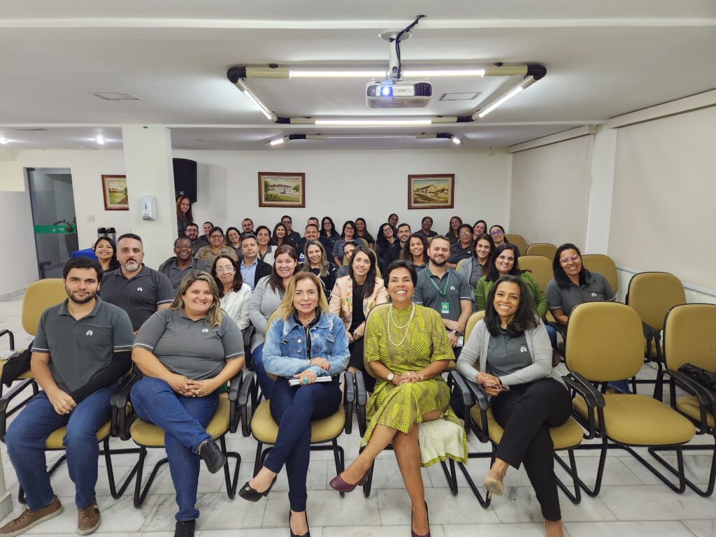 Cooperativa promove palestra sobre nova NR1 e combate ao assédio moral nas organizações