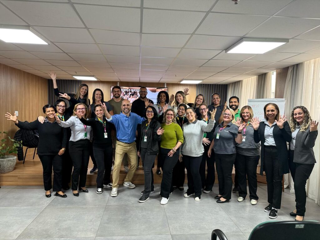 Colaboradores aprimoram habilidades de comunicação em curso