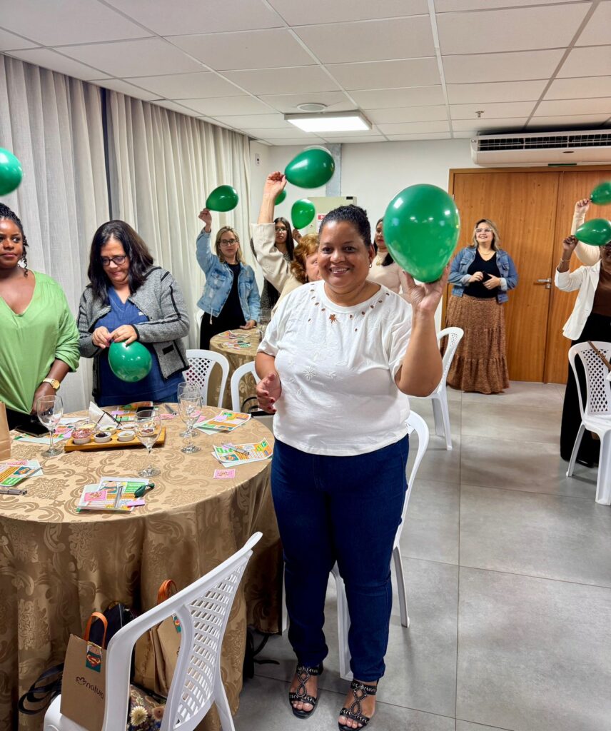 Dia das Secretárias é celebrado com palestra e reconhecimento