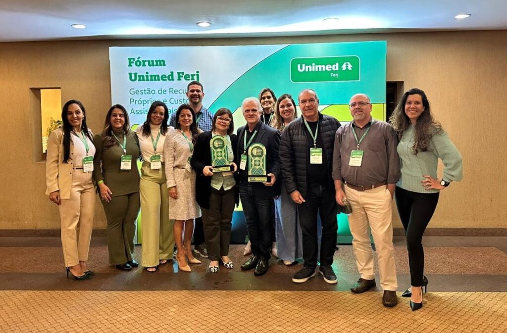 Destaque na UTI e no relacionamento com cooperados marca participação em fórum