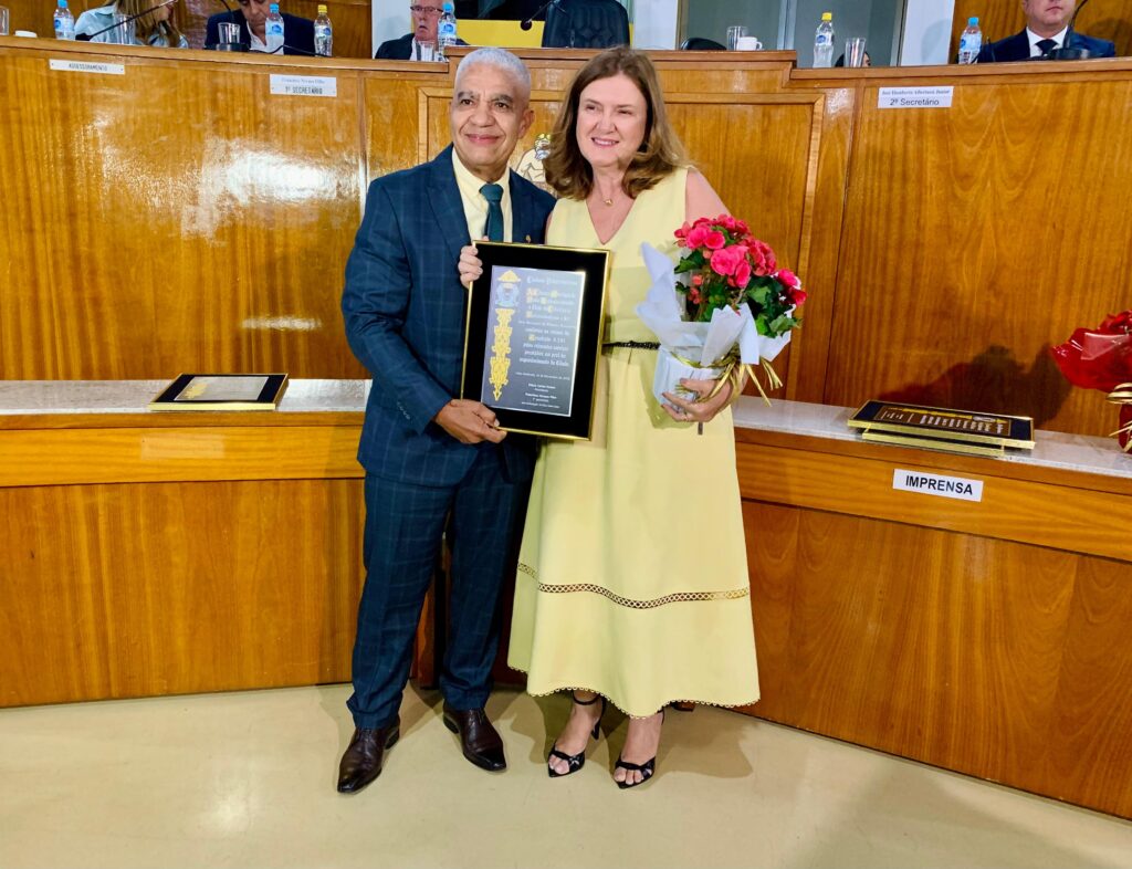 Diretoras recebem título de Cidadã Volta-Redondense