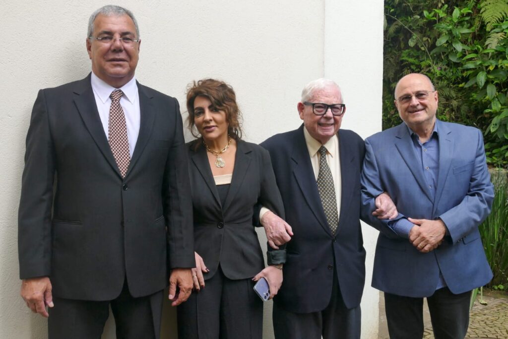 Cooperado Jacob Samuel Kierszenbaum é premiado com a Medalha de Koeler